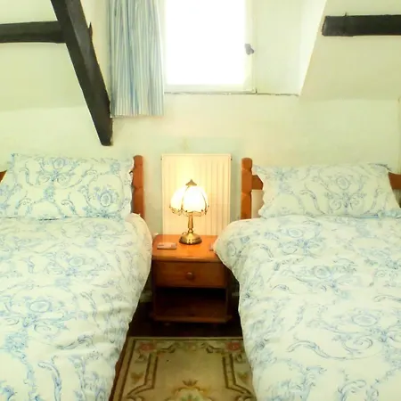 Old Newham Farm Villa Camelford Room photo